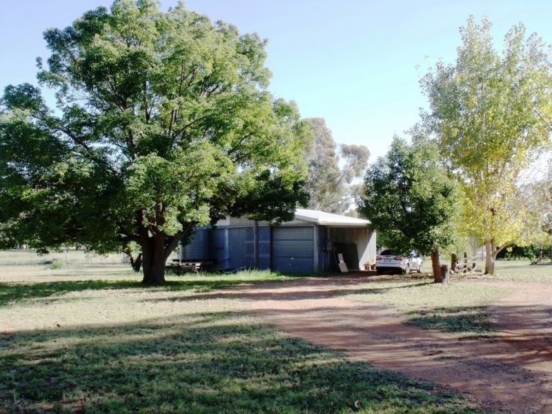 3 ACRES Cemetery Road, Chinchilla QLD 4413
