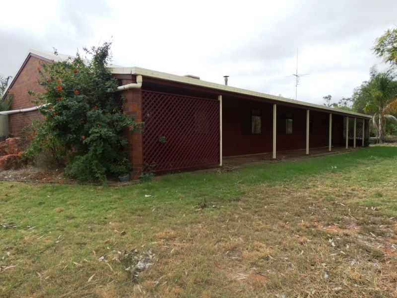 3 ACRES Cemetery Road, Chinchilla QLD 4413