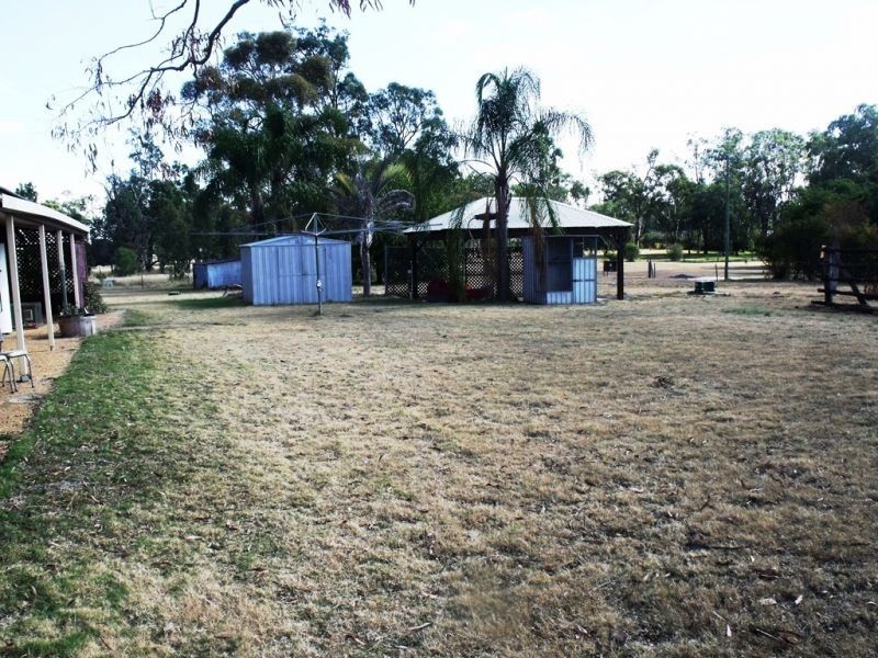 3 ACRES Cemetery Road, Chinchilla QLD 4413
