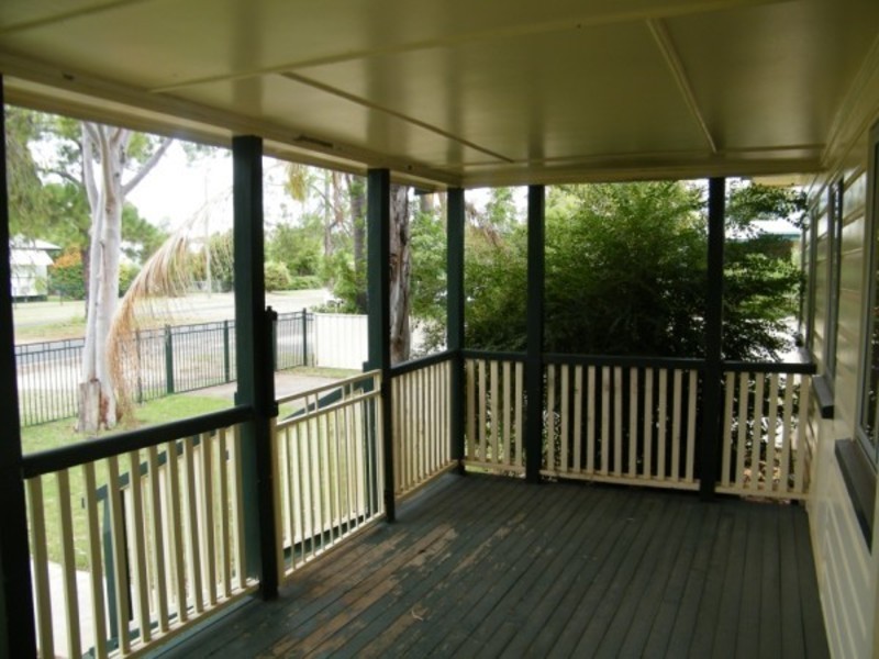 4 Evans Street, Chinchilla QLD 4413