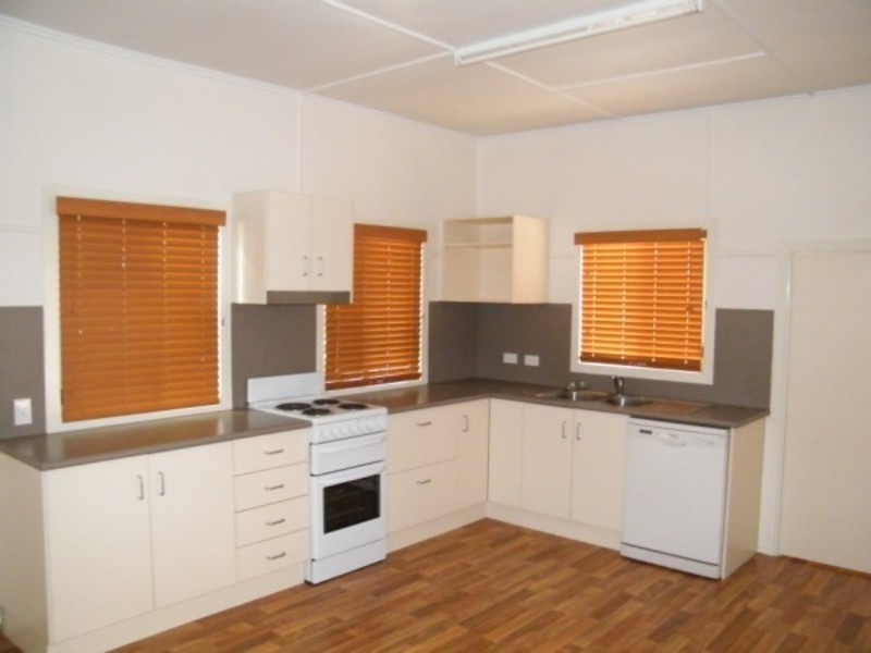 4 Evans Street, Chinchilla QLD 4413