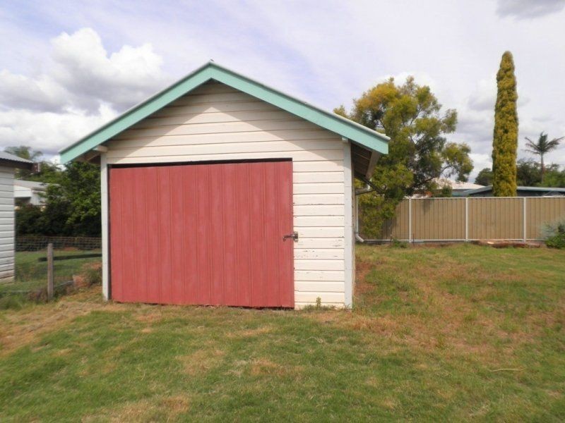 13 Claydon Street, Chinchilla QLD 4413