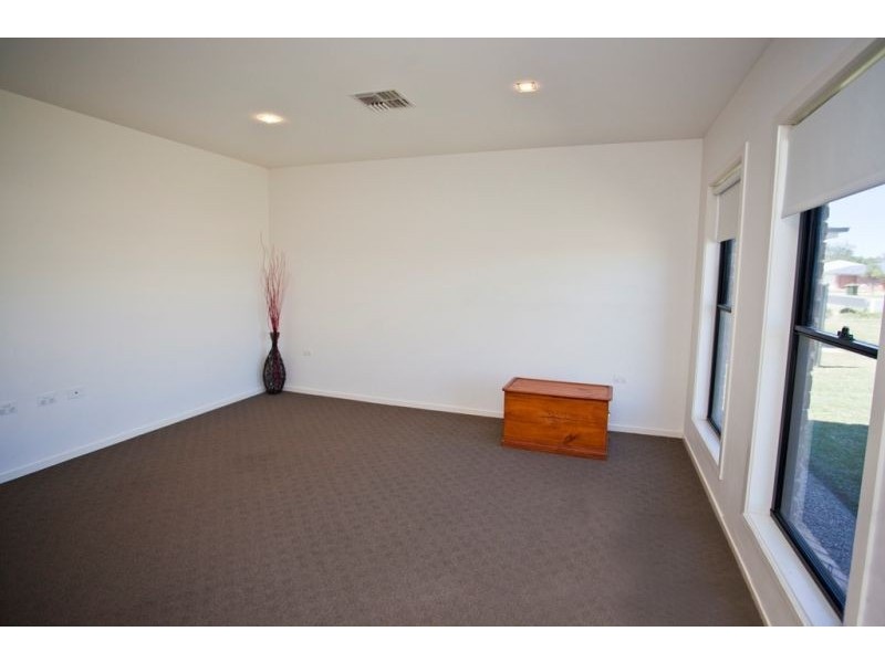 65 Sommerfeld Crescent, Chinchilla QLD 4413