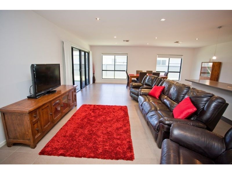 65 Sommerfeld Crescent, Chinchilla QLD 4413