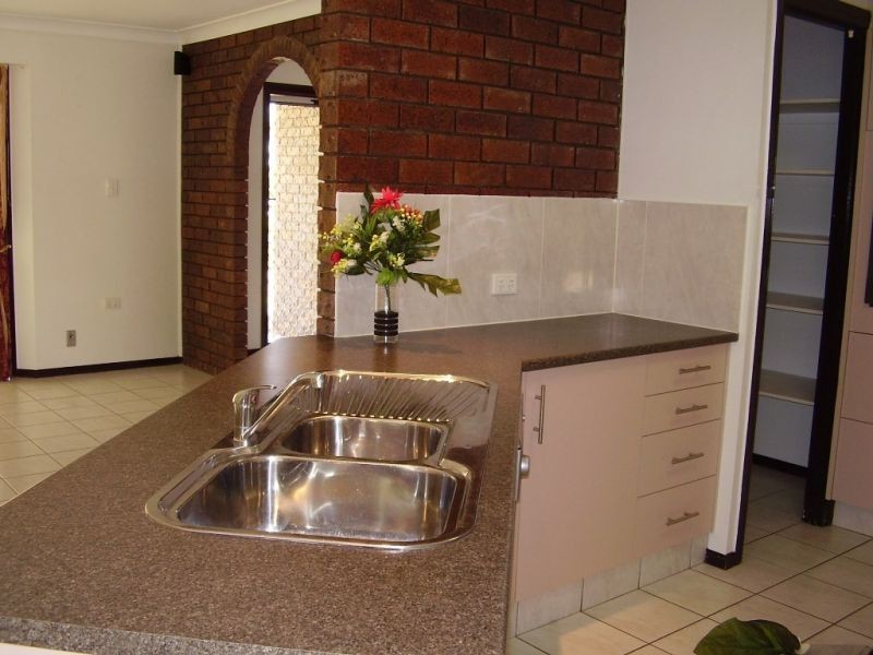 105 Oak Street, Chinchilla QLD 4413