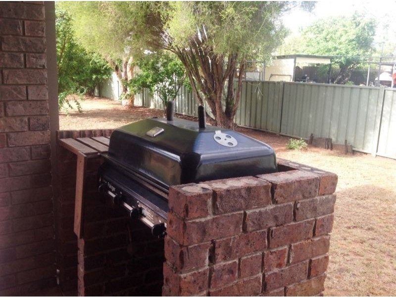 105 Oak Street, Chinchilla QLD 4413