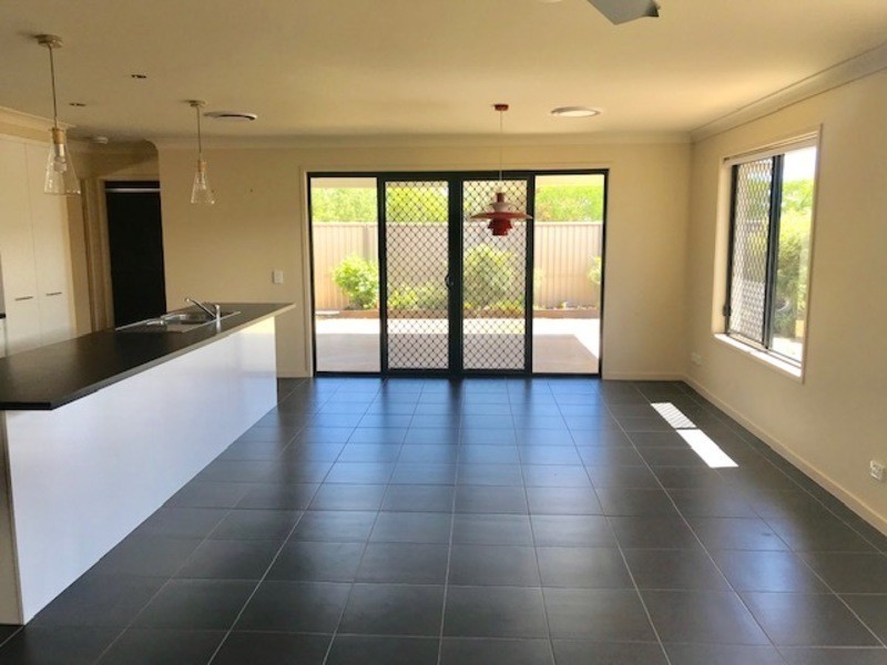 10 Bridgeman Parade, Chinchilla QLD 4413