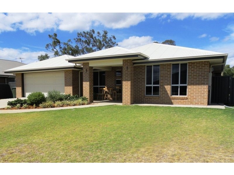 28 Cameron Street, Chinchilla QLD 4413