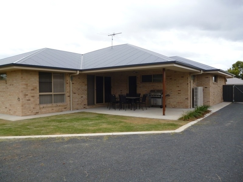 10 Layne Crescent, Chinchilla QLD 4413