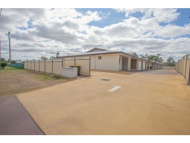 3/22 Pine Street, Miles QLD 4415