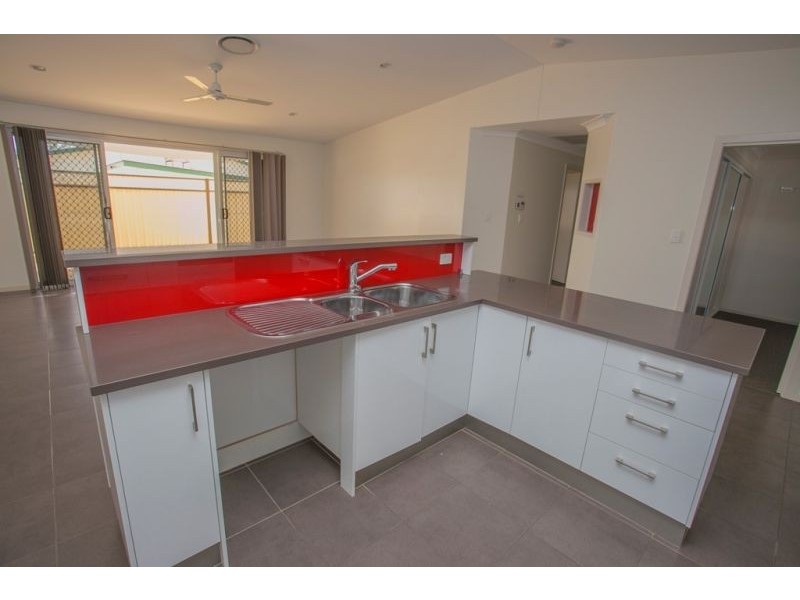 4/22 Pine Street, Miles QLD 4415