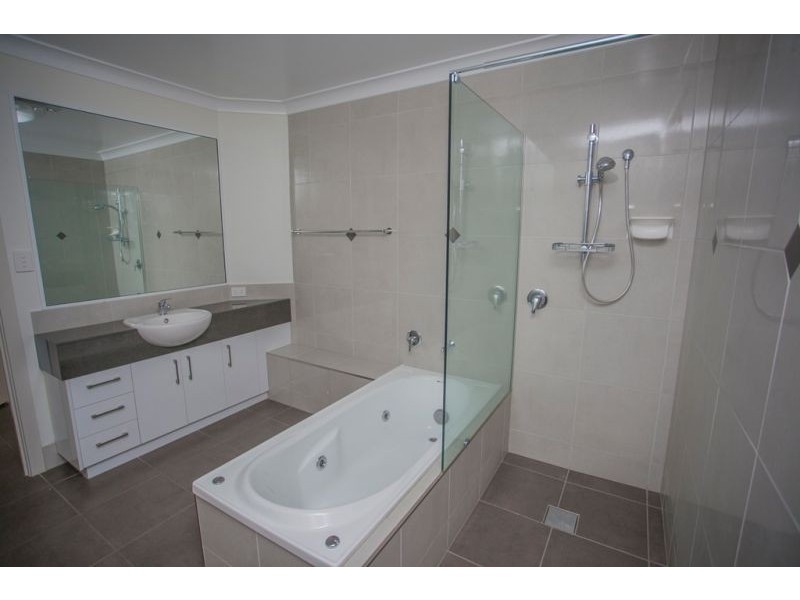 4/22 Pine Street, Miles QLD 4415