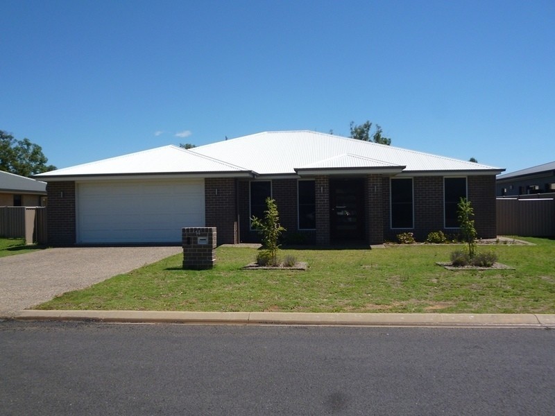 14 Sommerfeld Cr, Chinchilla QLD 4413