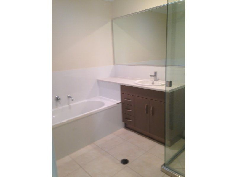 2/22 Barber Street, Chinchilla QLD 4413