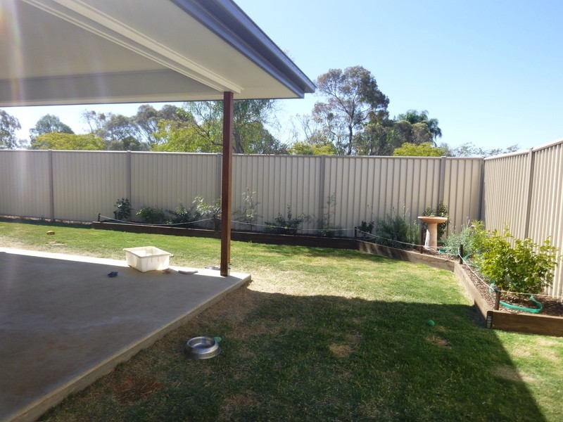 10 Bridgeman Parade, Chinchilla QLD 4413