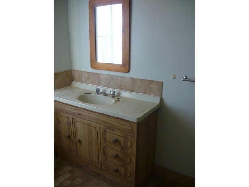 215 ACRES – 38672 – Leichhardt Highway, Miles QLD 4415