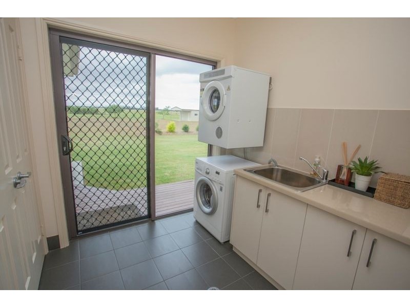 169 Ainsworth Street, Chinchilla QLD 4413