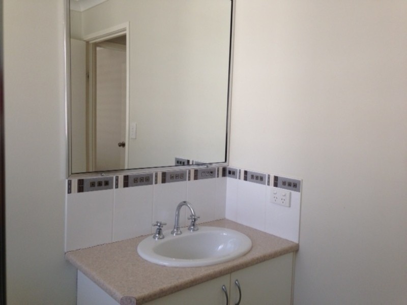 1/15 Back Avenue, Chinchilla QLD 4413