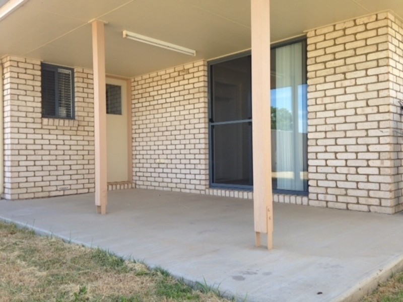 1/15 Back Avenue, Chinchilla QLD 4413