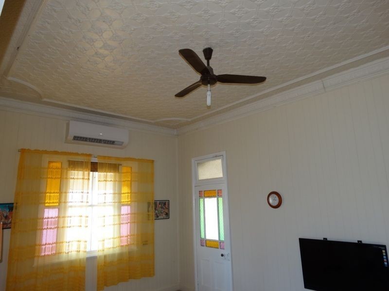 2023 m2 – 10 Robinson Street, Warra QLD 4411