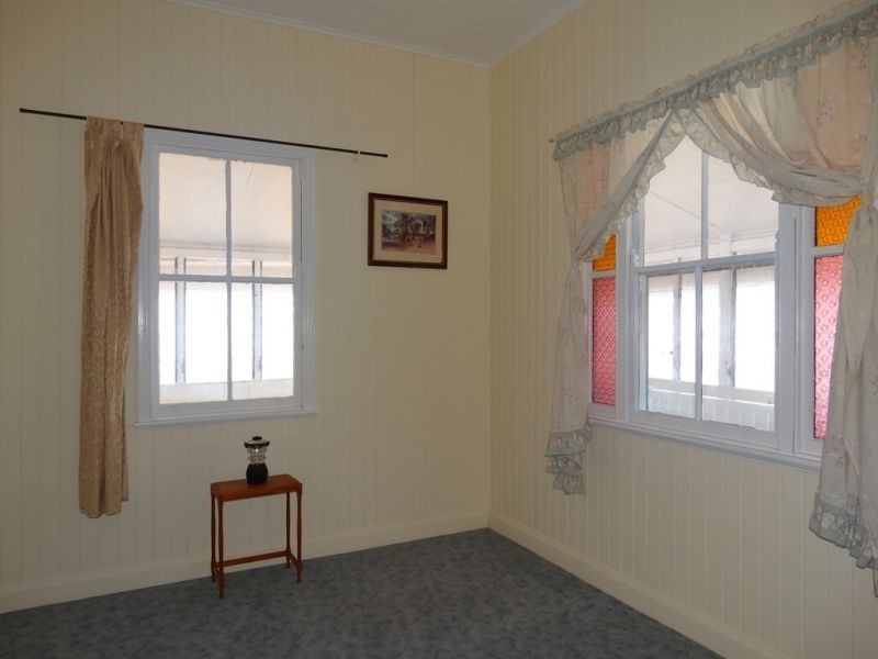 2023 m2 – 10 Robinson Street, Warra QLD 4411