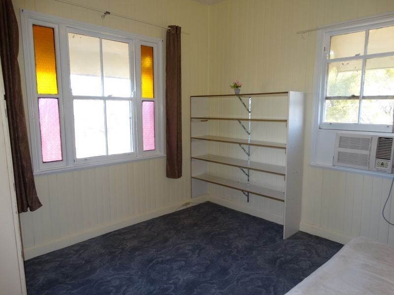 2023 m2 – 10 Robinson Street, Warra QLD 4411