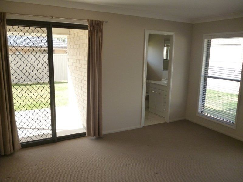 6 Lewis Street, Chinchilla QLD 4413