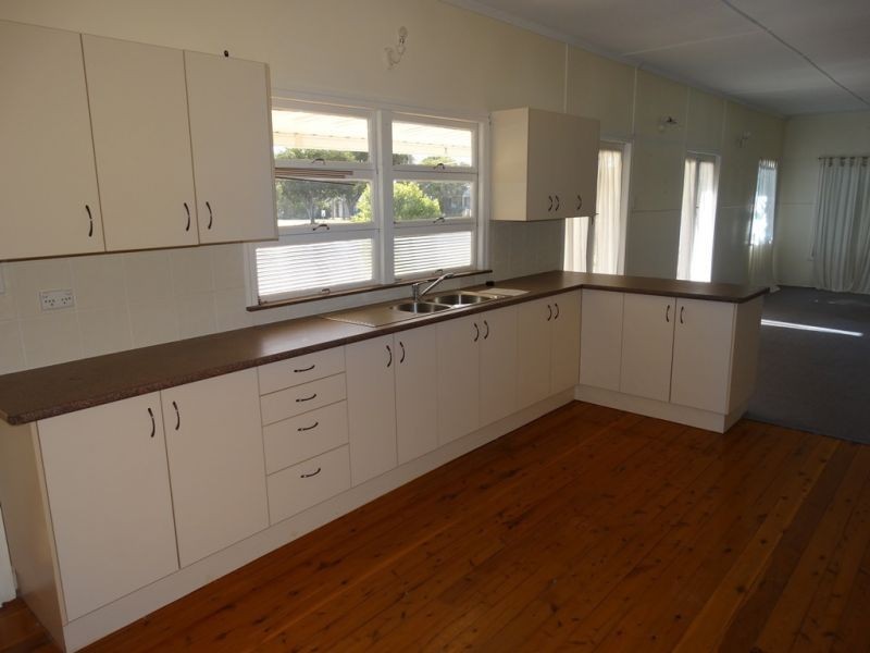 22 Windmill Road, Chinchilla QLD 4413