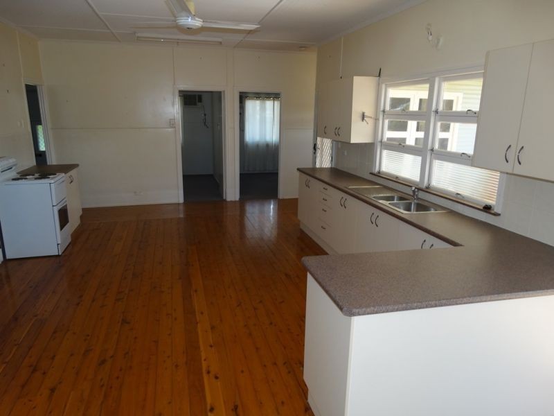 22 Windmill Road, Chinchilla QLD 4413