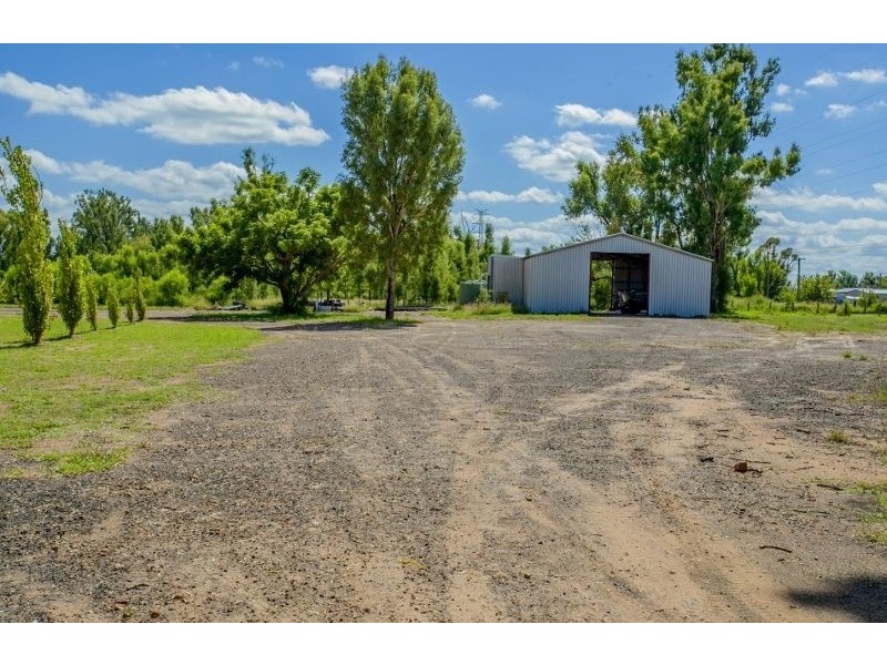 32 Oak Street, Chinchilla QLD 4413