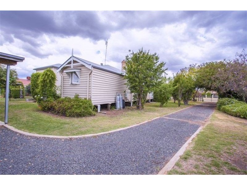 1,395m2 of Privacy at 57 Zeller Street, Chinchilla QLD 4413