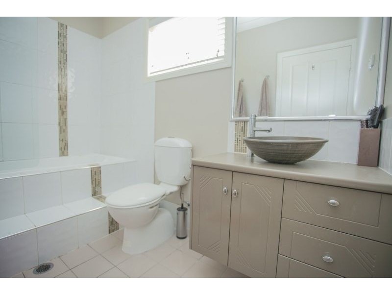 68 Ainsworth Street, Chinchilla QLD 4413