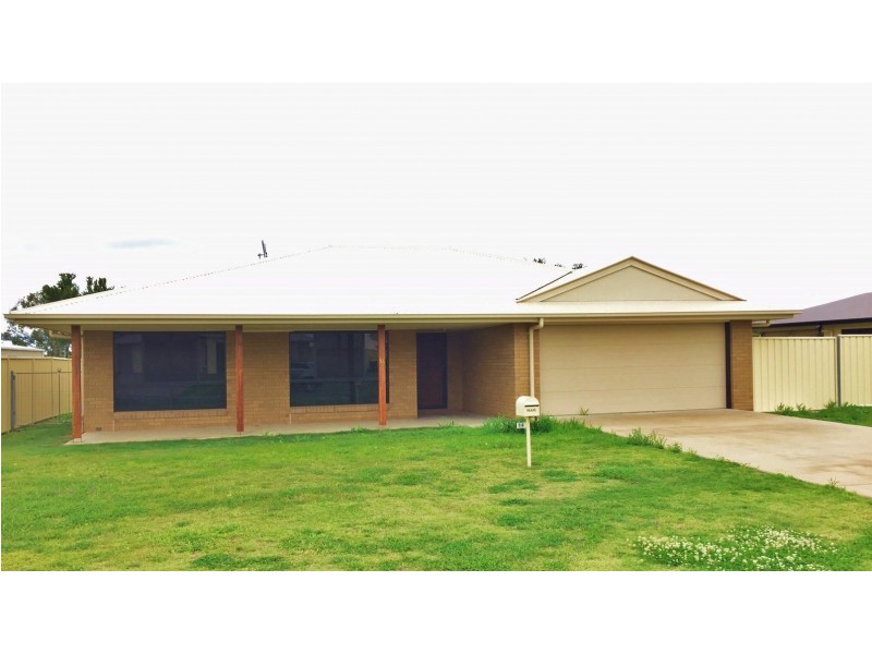 14 Luscombe, Chinchilla QLD 4413