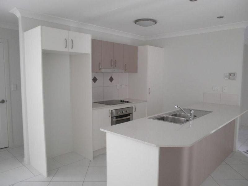 2/6 Holland Street, Chinchilla QLD 4413