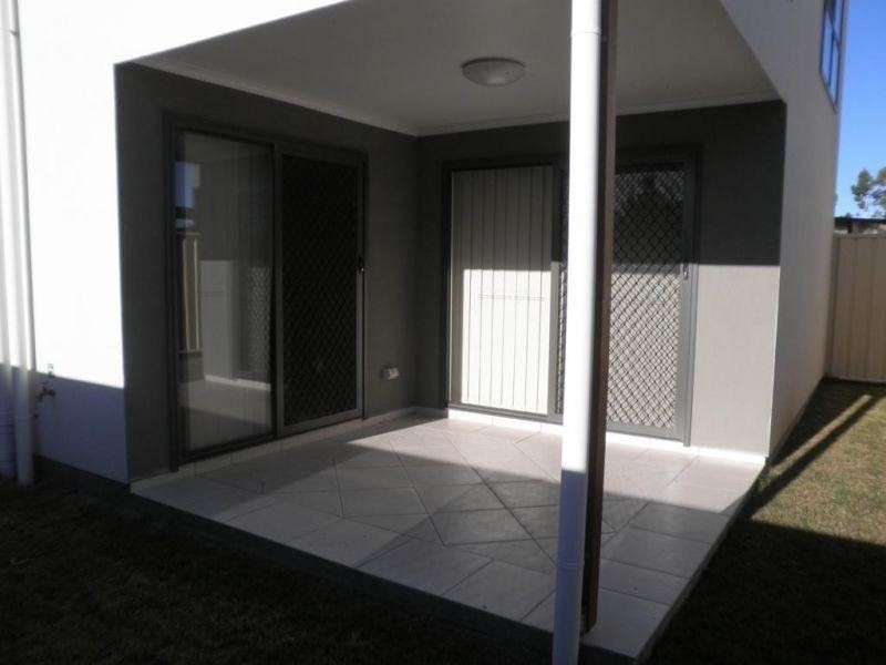 2/6 Holland Street, Chinchilla QLD 4413