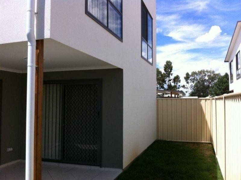 2/6 Holland Street, Chinchilla QLD 4413