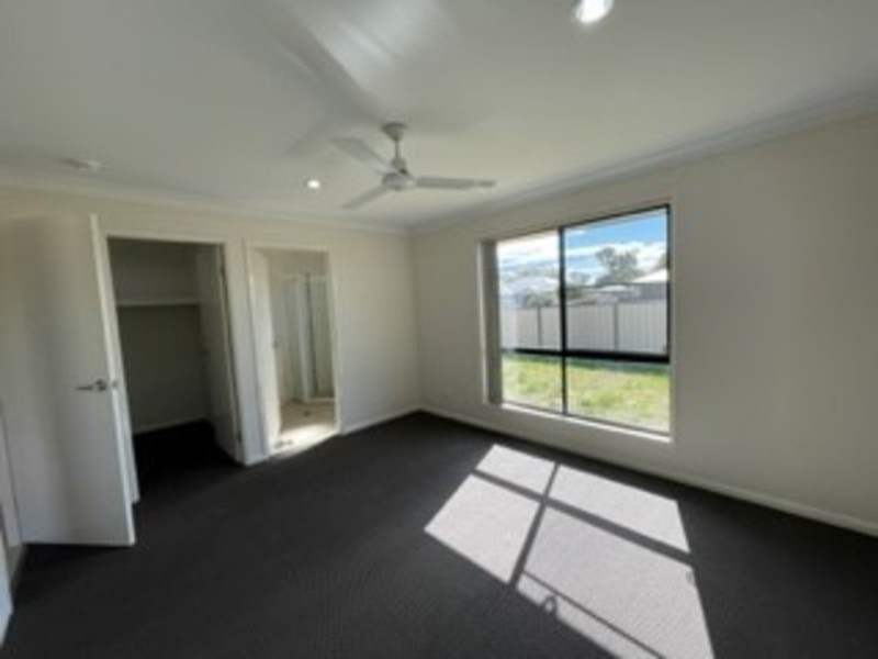 2 Hurse Street, Chinchilla QLD 4413