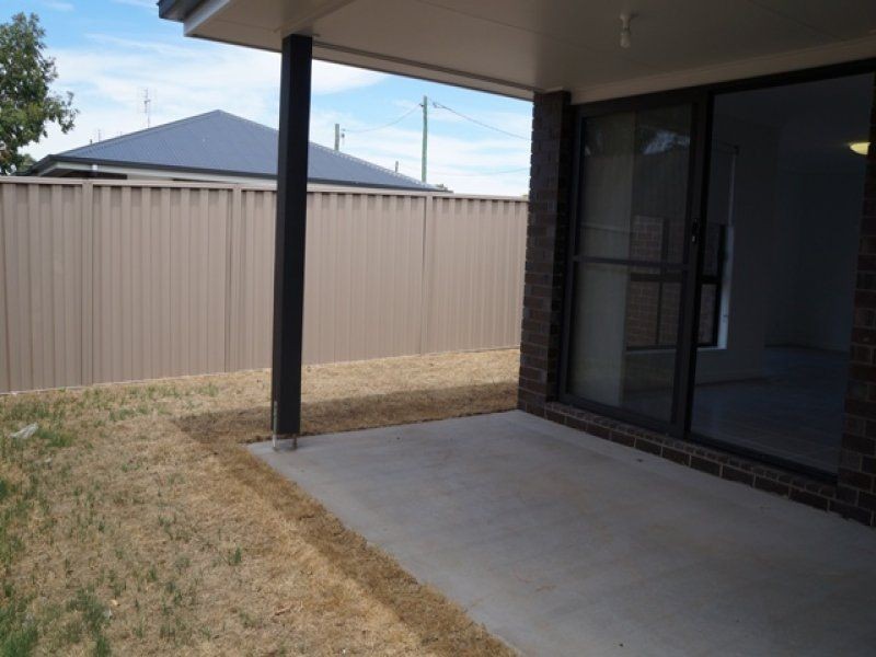 Unit 2/2 Olive Street, Chinchilla QLD 4413