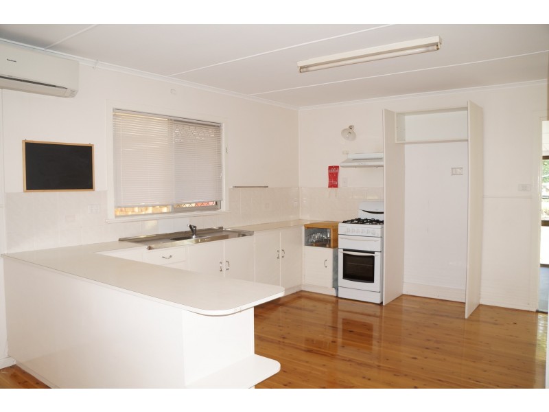 83 Hypatia Street, Chinchilla QLD 4413