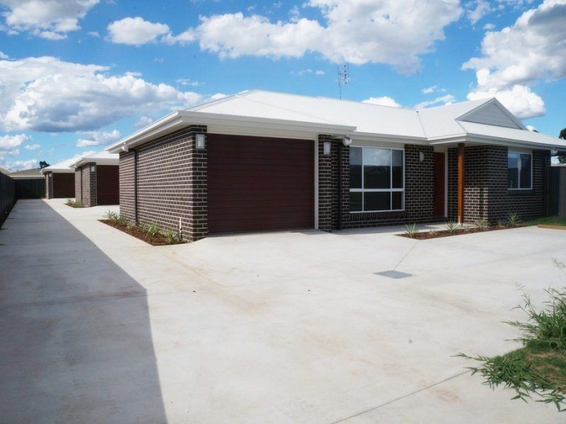 2/17 Dudley Street, Chinchilla QLD 4413