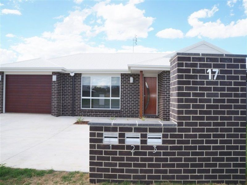 2/17 Dudley Street, Chinchilla QLD 4413