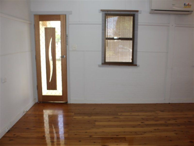 9 Atkins Street, Chinchilla QLD 4413