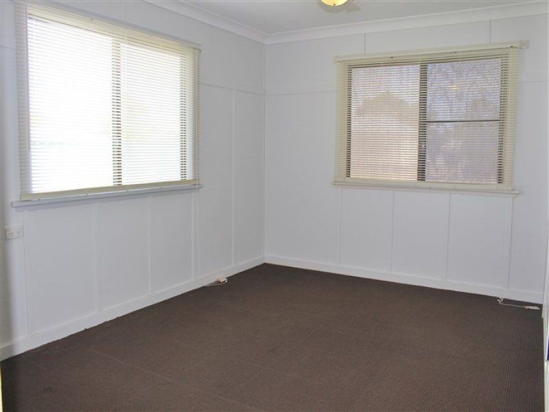 9 Atkins Street, Chinchilla QLD 4413