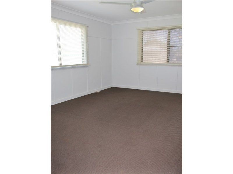 9 Atkins Street, Chinchilla QLD 4413