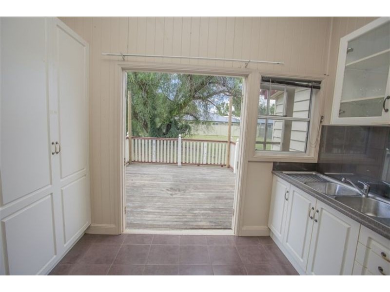 77 Boyd Street, Chinchilla QLD 4413