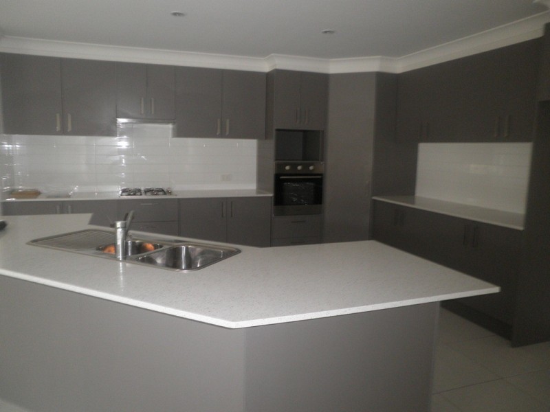 2/11 Church Street, Chinchilla QLD 4413