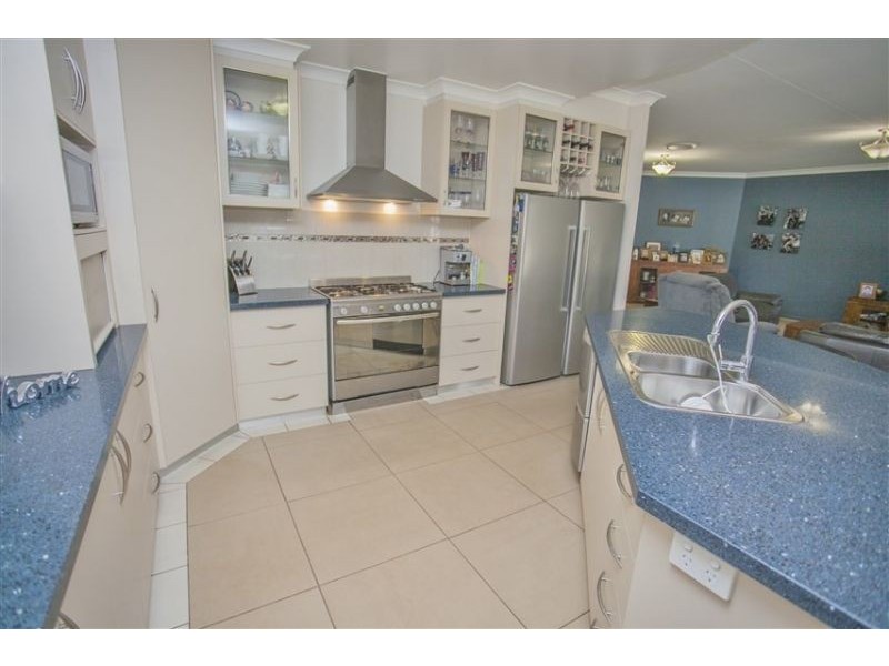 32 Oak Street, Chinchilla QLD 4413