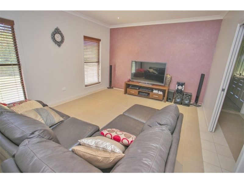 32 Oak Street, Chinchilla QLD 4413