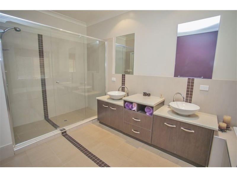 32 Oak Street, Chinchilla QLD 4413