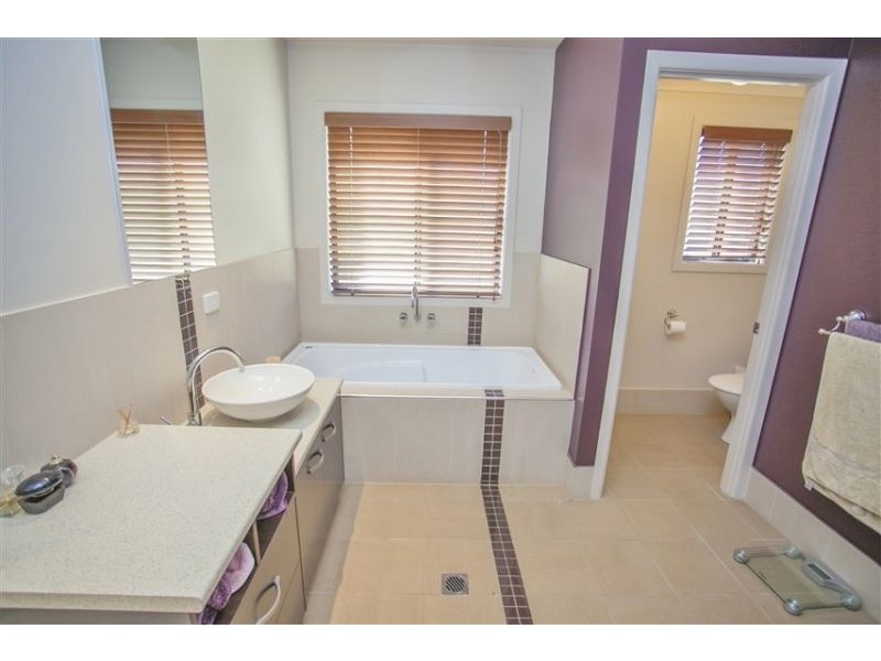 32 Oak Street, Chinchilla QLD 4413